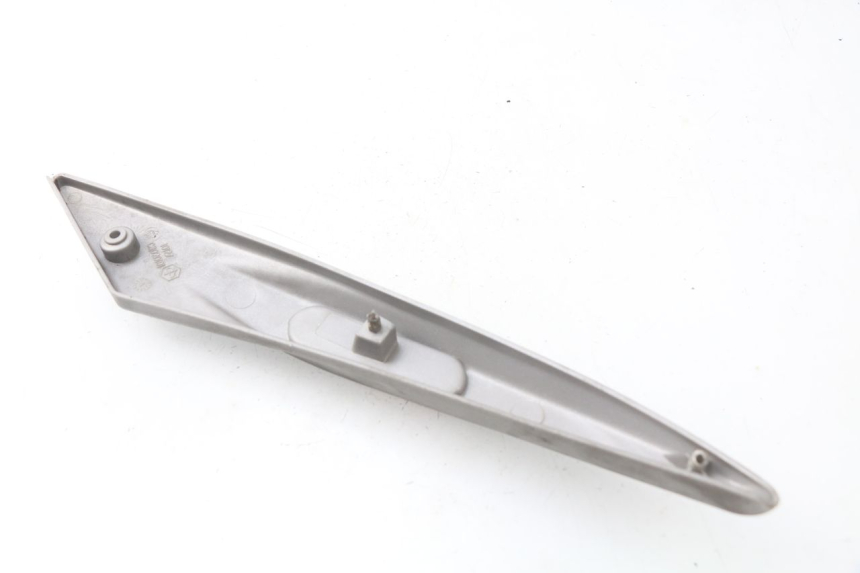 photo de RIGHT UNDERSEAT PANEL PIAGGIO LIBERTY 4T 50 (2004 - 2008) - Zoom on usage condition