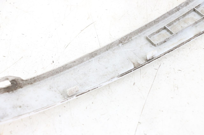 photo de RIGHT SIDE SEAT COVER KYMCO LIKE 125 (2009 - 2016) - Technical close-up