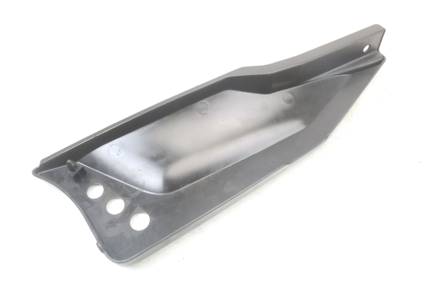 photo de RIGHT UNDERSEAT PANEL MASAI SCRAMBLER SPORT 125 (2021 - 2025) - Product overview