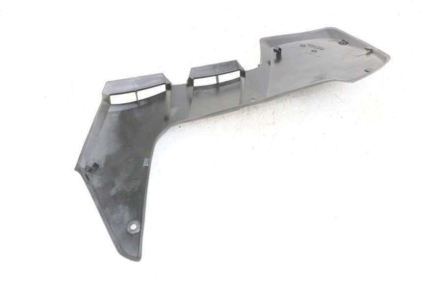 photo de RIGHT UNDERSEAT PANEL MASAI XL 50 (2012 - 2019) - Component detail