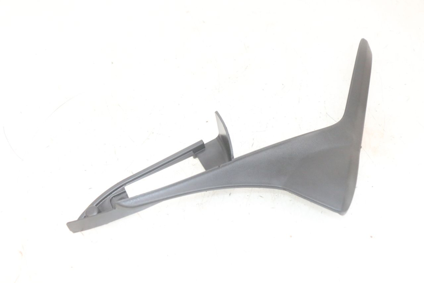 photo de RIGHT UNDERSEAT PANEL PIAGGIO MP3 HPE 300 (2019 - 2026) - Fixing points details