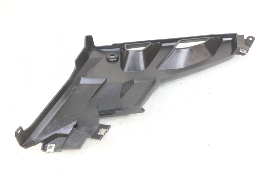 photo de RIGHT SIDE SEAT COVER YAMAHA MT ABS 125 (2014 - 2018) - Alternative perspective