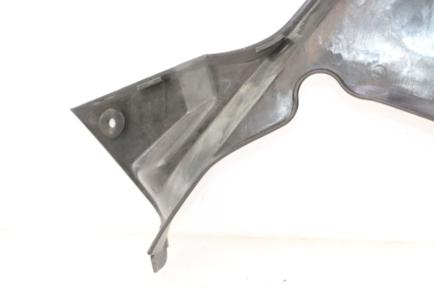 photo de RIGHT UNDERSEAT PANEL KYMCO MXU R 250 (2004 - 2010) - Fixing points details