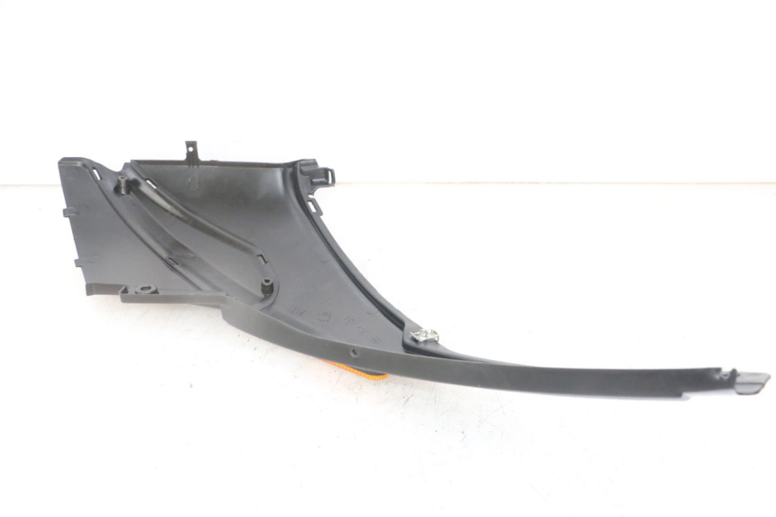 photo de RIGHT UNDERSEAT PANEL PIAGGIO NRG POWER PUREJET 50 (2018 - 2021) - Zoom on usage condition