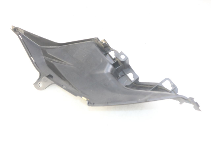 photo de RIGHT UNDERSEAT PANEL SYM ORBIT III 3 4T 50 (2021 - 2025) - Alternative perspective