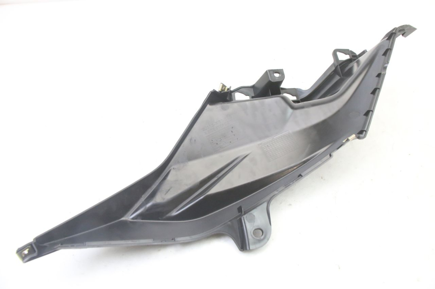 photo de RIGHT UNDERSEAT PANEL SYM ORBIT III 3 4T 50 (2021 - 2025) - Alternative perspective