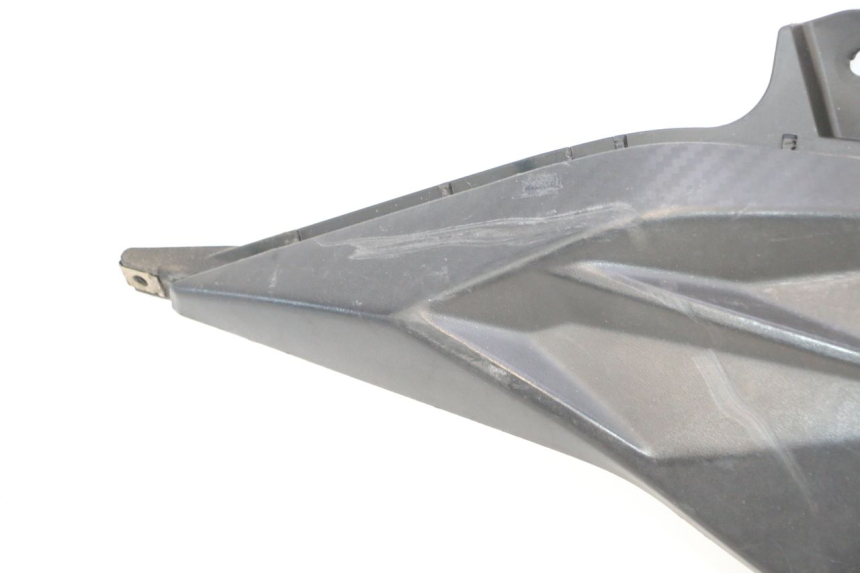 photo de RIGHT SIDE UNDER SEAT COVER SYM ORBIT III 3 4T 50 (2018 - 2021) - Additional view of the item