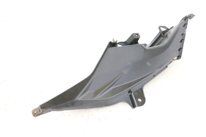 photo de RIGHT SIDE UNDER SEAT COVER SYM ORBIT III 3 4T 50 (2018 - 2021) - Alternative perspective