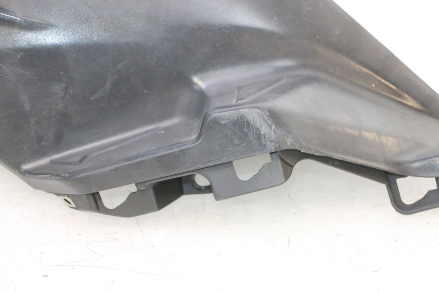 photo de RIGHT SIDE UNDER SEAT COVER SYM ORBIT III 3 4T 50 (2018 - 2021) - Markings and original references