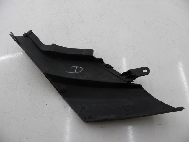 photo de RIGHT UNDERSEAT PANEL PEUGEOT JET FORCE CARBU 50 (2003 - 2016) - Zoom on usage condition