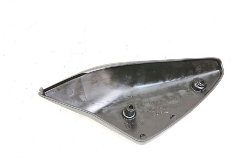 photo de RIGHT UNDERSEAT PANEL PEUGEOT TKR TREKKER FURIOUS 50 (2005 - 2014) - Zoom on usage condition