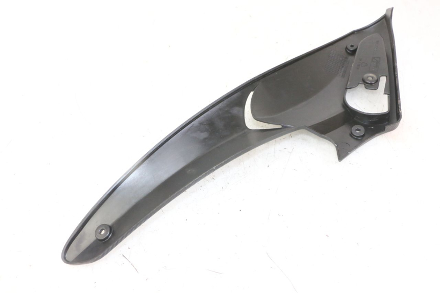 photo de RIGHT UNDERSEAT PANEL GILERA RUNNER SL 50 (2006 - 2009) - Component detail