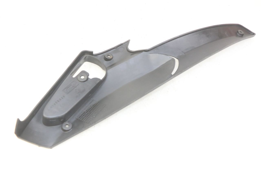 photo de RIGHT SIDE SEAT COVER GILERA RUNNER SP 50 (2009 - 2017) - Zoom on usage condition