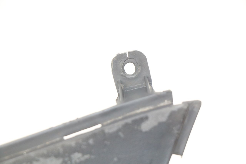 photo de RIGHT SIDE SEAT COVER KEEWAY RY6 2T 50 (2011 - 2019) - Zoom on usage condition