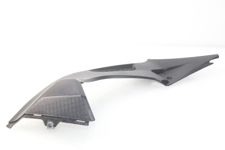 photo de RIGHT UNDERSEAT PANEL BMW S RR ABS S1000RR 1000 (2009 - 2011) - Fixing points details