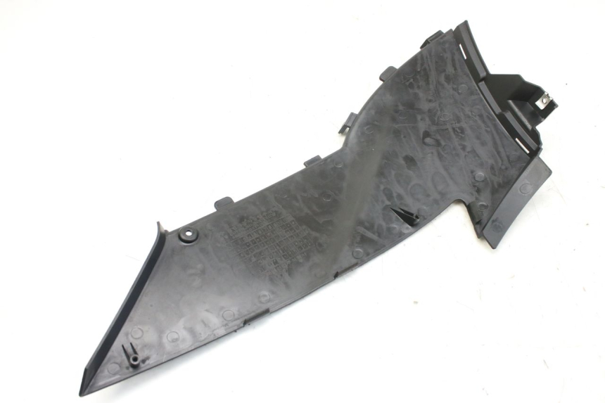 photo de RIGHT SIDE SEAT COVER DAELIM S2 FI 125 (2008 - 2017) - Zoom on usage condition