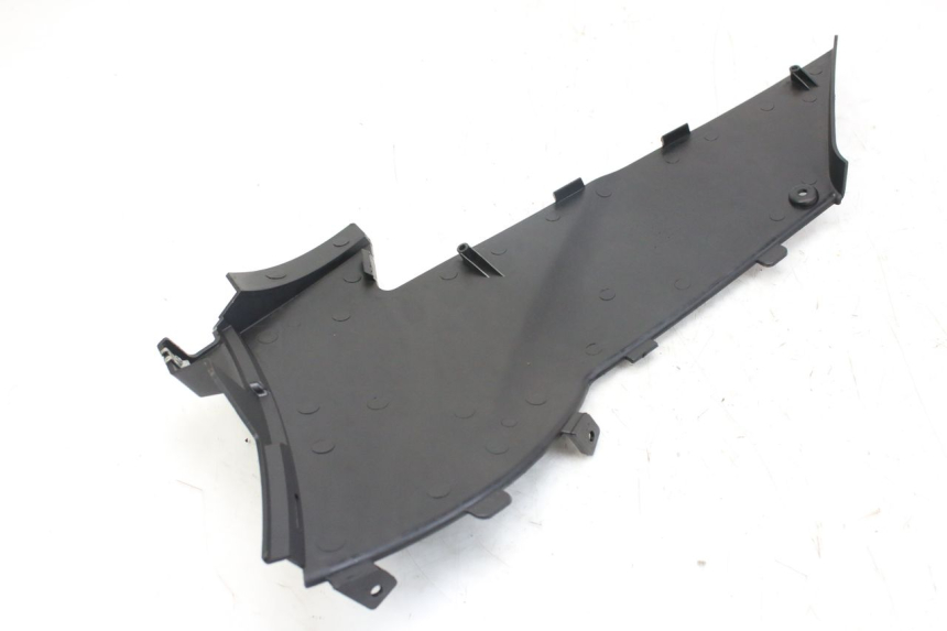 photo de RIGHT SIDE SEAT COVER DAELIM S2 FI 125 (2008 - 2017) - Technical close-up