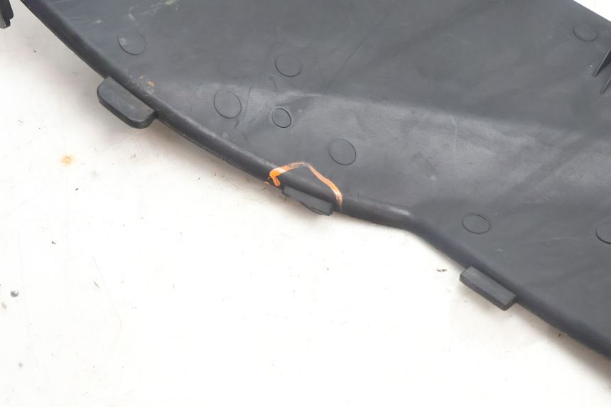 photo de RIGHT UNDERSEAT PANEL DAELIM S2 125 (2006 - 2007) - Component detail