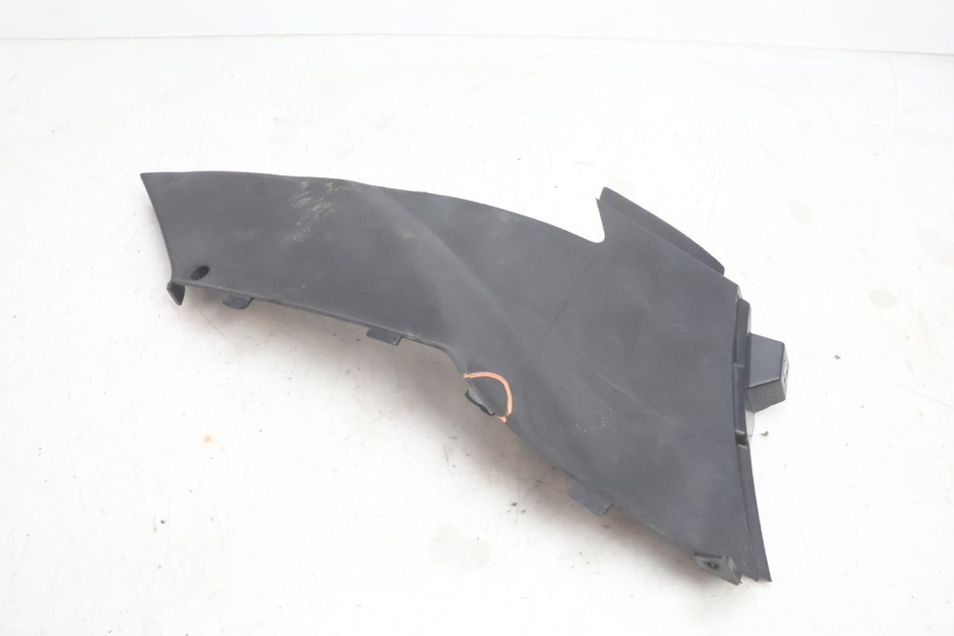 photo de RIGHT UNDERSEAT PANEL DAELIM S2 125 (2006 - 2007) - Technical close-up