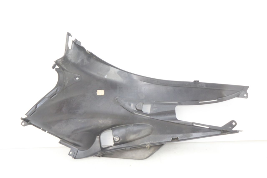 photo de RIGHT SIDE SEAT COVER SUZUKI SIXTEEN 125 (2008 - 2010) - Zoom on usage condition