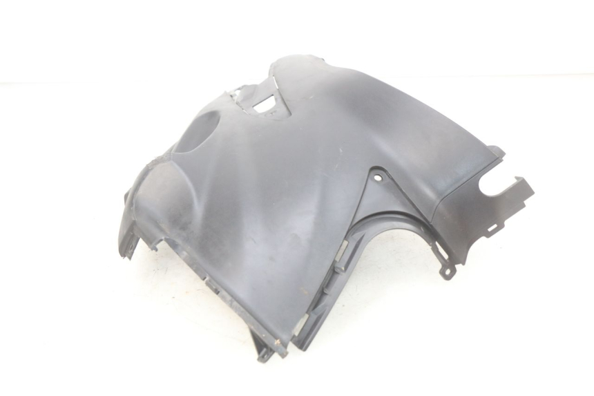 photo de RIGHT SIDE SEAT COVER SUZUKI SIXTEEN 125 (2008 - 2010) - Technical close-up
