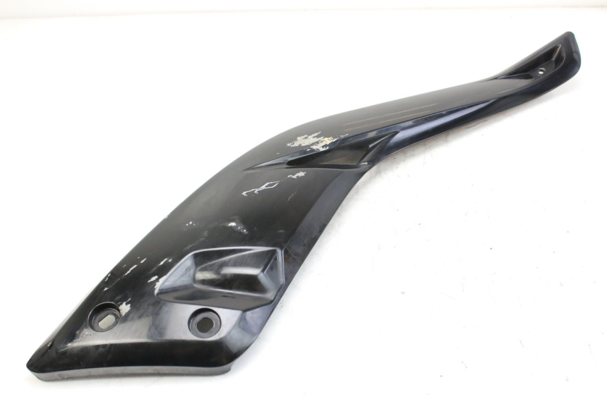 photo de RIGHT SIDE UNDER SEAT COVER MBK SKYCRUISER 125 (2010 - 2013) - Technical close-up