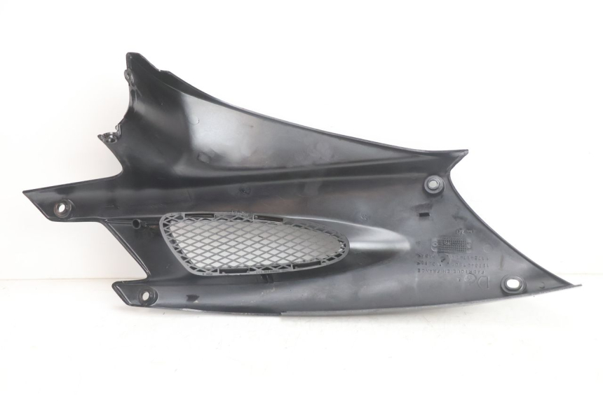 photo de RIGHT UNDERSEAT PANEL PEUGEOT SPEEDFIGHT 2 AC 50 (2000 - 2009) - Technical close-up