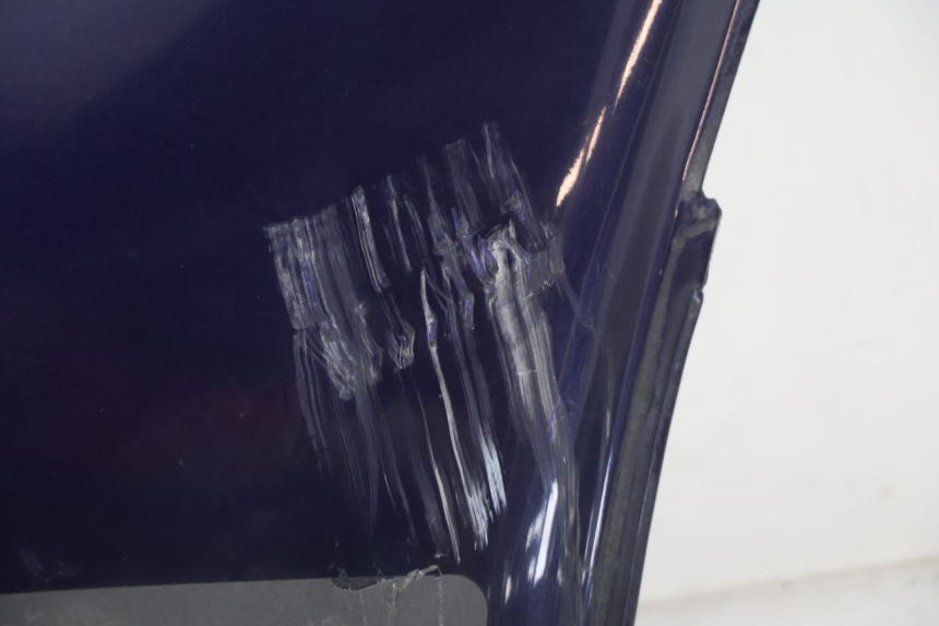 photo de RIGHT UNDERSEAT PANEL HONDA ST PAN EUROPEAN 1100 (1990 - 2002) - Alternative perspective