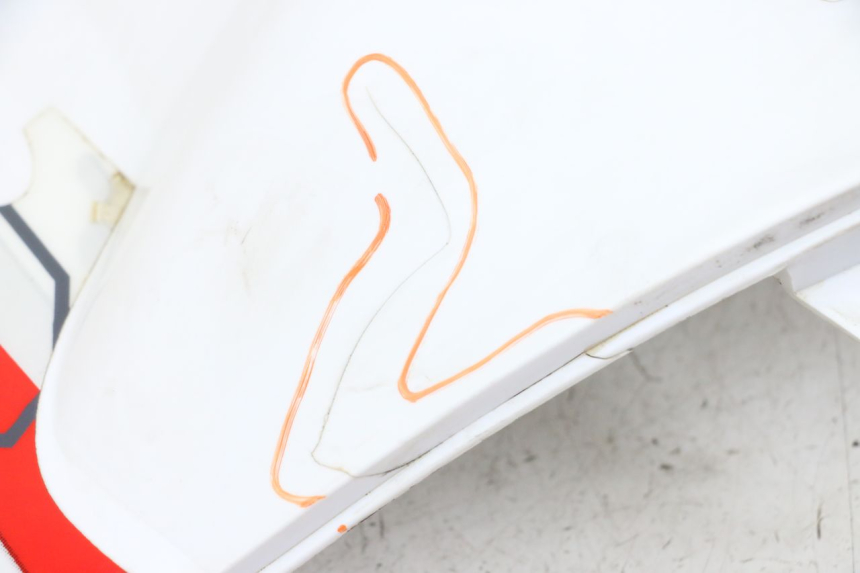 photo de RIGHT SIDE UNDER SEAT COVER HYTRACK ST 170 (2020 - 2024) - Fixing points details