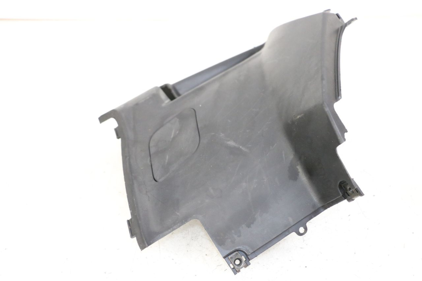 photo de RIGHT UNDERSEAT PANEL PEUGEOT STREETZONE 2T 50 (2014 - 2019) - Alternative perspective