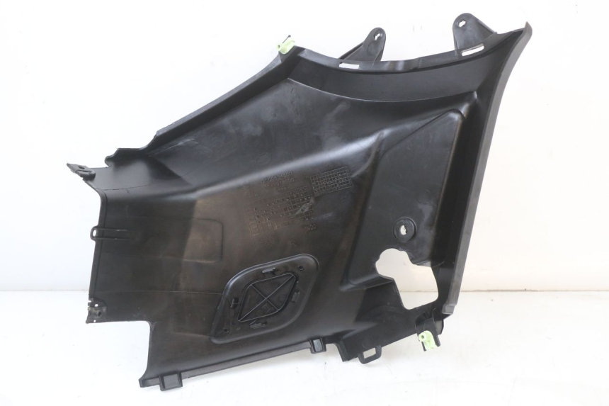 photo de RIGHT UNDERSEAT PANEL PEUGEOT STREETZONE I 2T 50 (2018 - 2020) - Zoom on usage condition