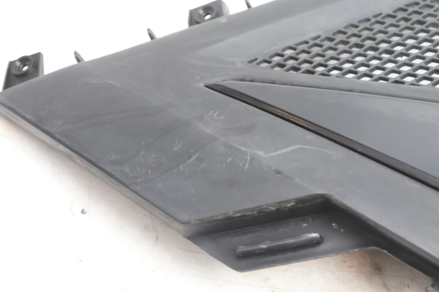 photo de RIGHT UNDERSEAT PANEL KYMCO SUPER 8 2T 50 (2007 - 2013) - Component detail