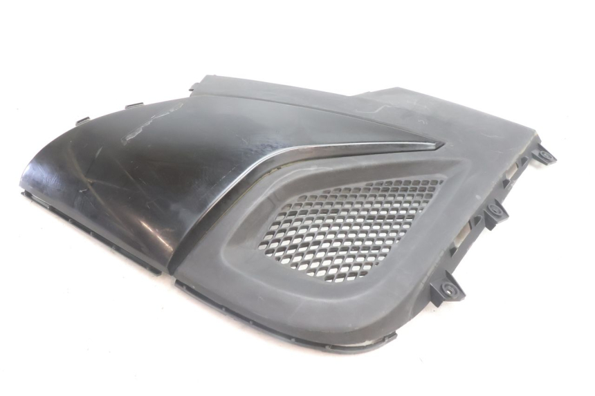 photo de RIGHT UNDERSEAT PANEL KYMCO SUPER 8 2T 50 (2007 - 2013) - Alternative perspective
