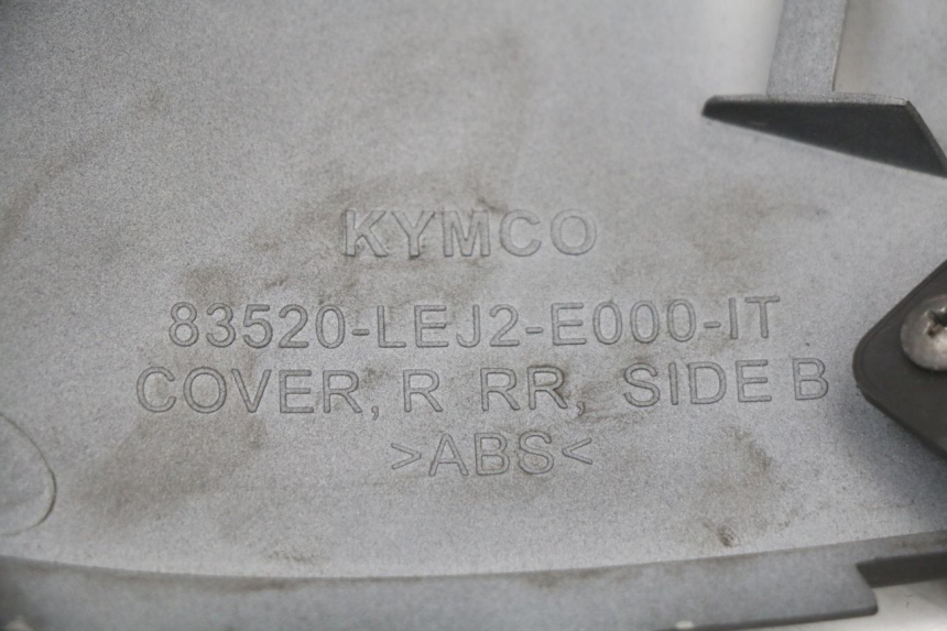 photo de RIGHT UNDERSEAT PANEL KYMCO SUPER 8 4T 50 (2021 - 2024) - Technical close-up