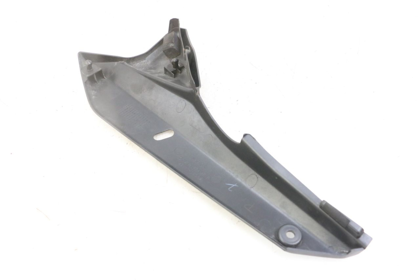 photo de RIGHT UNDERSEAT PANEL SUZUKI GSX F GSXF 650 (2007 - 2015) - Zoom on usage condition