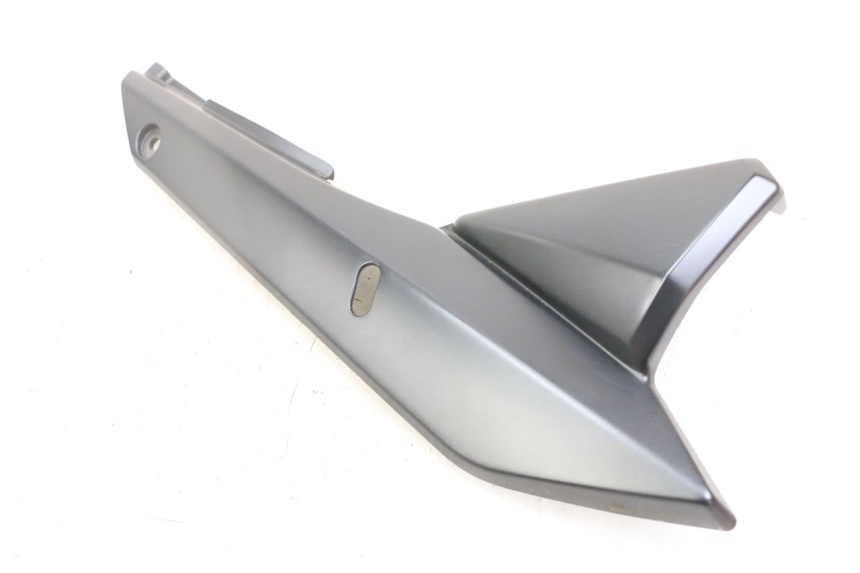photo de RIGHT UNDERSEAT PANEL SUZUKI GSX F GSXF 650 (2007 - 2015) - Technical close-up