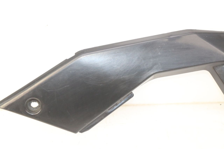 photo de RIGHT SIDE SEAT COVER APRILIA SX 50 (2011 - 2017) - Technical close-up