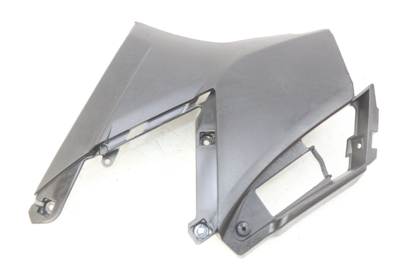 photo de RIGHT SIDE UNDER SEAT COVER APRILIA SXR 50 (2021 - 2023) - Technical close-up