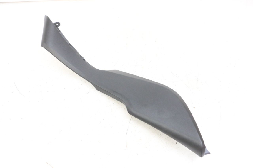 photo de RIGHT SIDE UNDER SEAT COVER KAWASAKI VERSYS ABS 650 (2015 - 2018) - Technical close-up