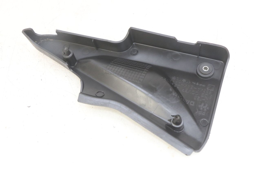 photo de RIGHT SIDE SEAT COVER DAELIM VJ ROADWIN FI 125 (2008 - 2017) - Component detail