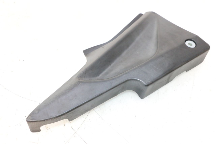 photo de RIGHT UNDERSEAT PANEL DAELIM VJ ROADWIN 125 (2004 - 2007) - Component detail