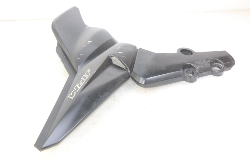 photo de RIGHT SIDE SEAT COVER SYM WOLF SB 125 (2011 - 2018) - Fixing points details