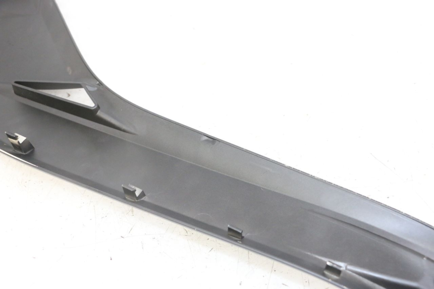 photo de RIGHT SIDE SEAT COVER YAMAHA X-MAX XMAX 125 (2010 - 2013) - Additional view of the item