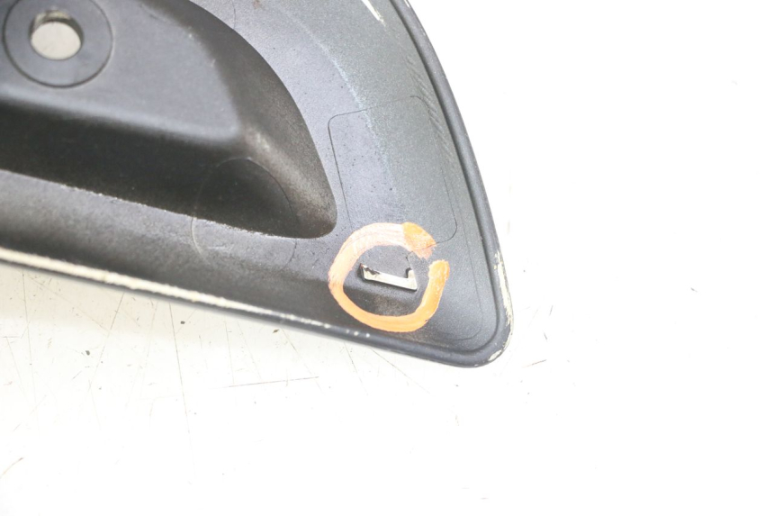 photo de RIGHT SIDE SEAT COVER YAMAHA X-MAX XMAX 125 (2010 - 2013) - Distinctive features