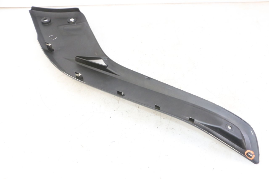photo de RIGHT SIDE SEAT COVER YAMAHA X-MAX XMAX 125 (2010 - 2013) - Component zoom