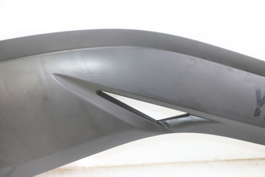 photo de RIGHT SIDE SEAT COVER YAMAHA X-MAX XMAX 125 (2010 - 2013) - Fixing points details