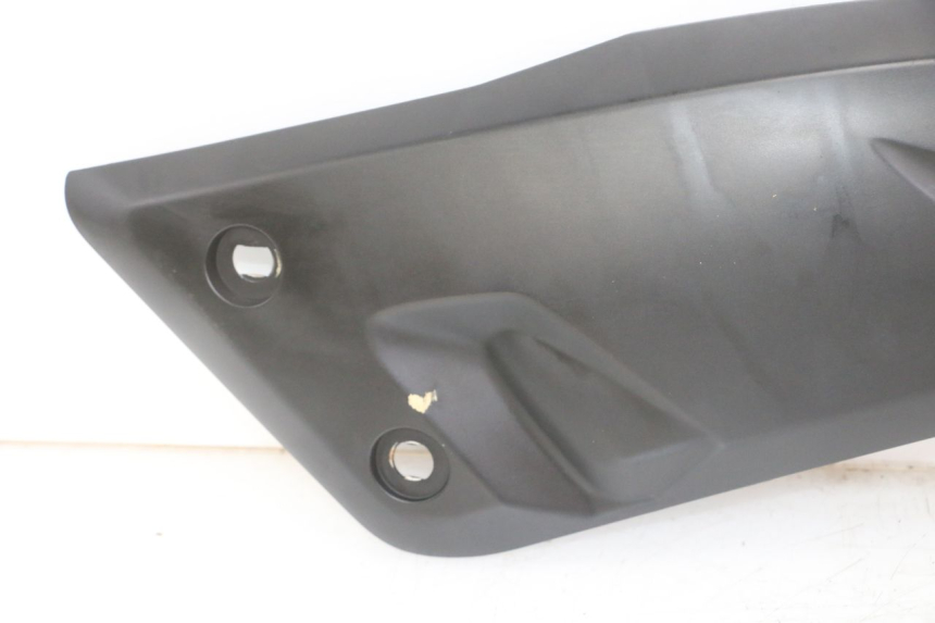 photo de RIGHT SIDE SEAT COVER YAMAHA X-MAX XMAX 125 (2010 - 2013) - Surface and material condition