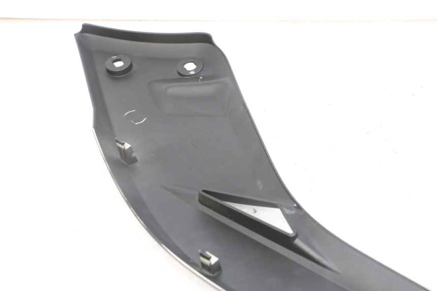 photo de RIGHT SIDE SEAT COVER YAMAHA X-MAX XMAX 125 (2010 - 2013) - Markings and original references