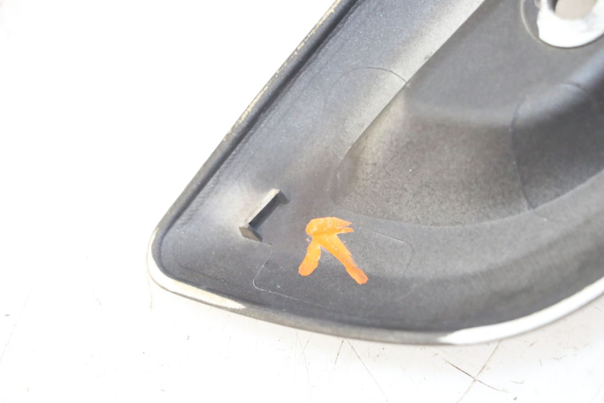 photo de RIGHT SIDE SEAT COVER YAMAHA X-MAX XMAX 125 (2010 - 2013) - Alternative perspective