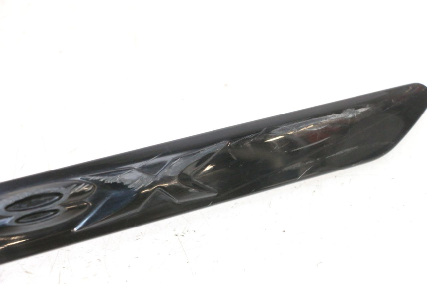 photo de RIGHT UNDERSEAT PANEL PIAGGIO X8 STREET 125 (2006 - 2007) - Alternative perspective